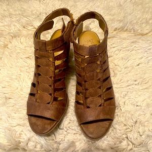 Tan gladiator thick heel